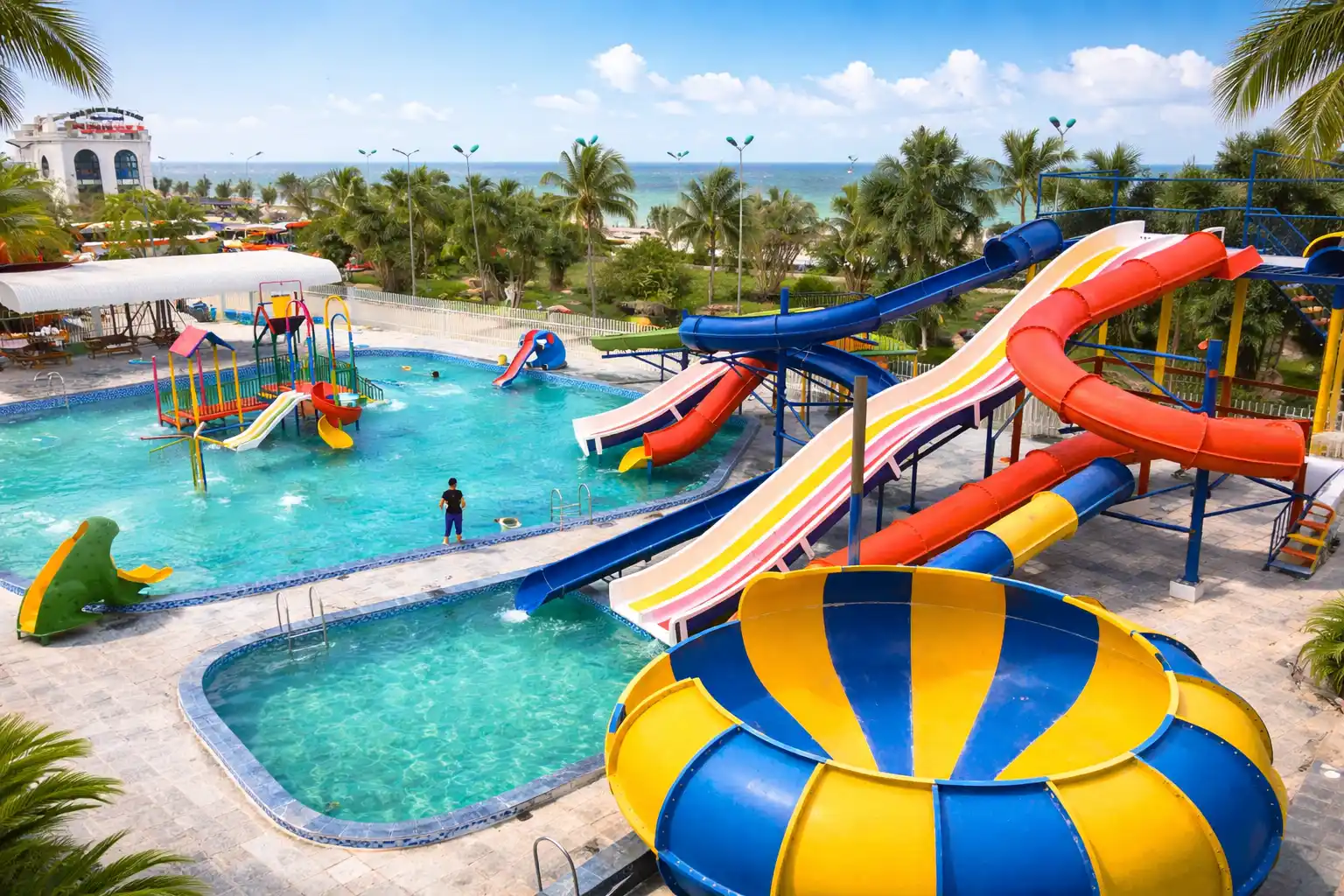 khu vui chơi và bể bơi tạo sóng paracel resort hải tiến