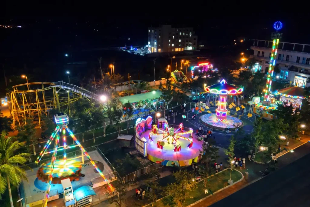 Không gian giải trí về đêm sôi động tại Paracel Resort Hải Tiến